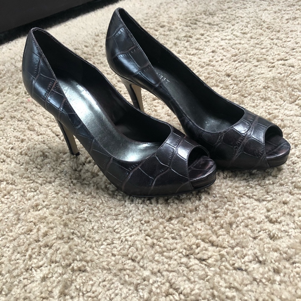 Nine West Crocodile Platform Peep Toes Pumps